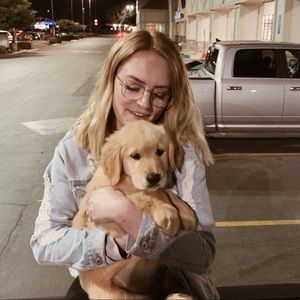 Meet your Posher, Lauren